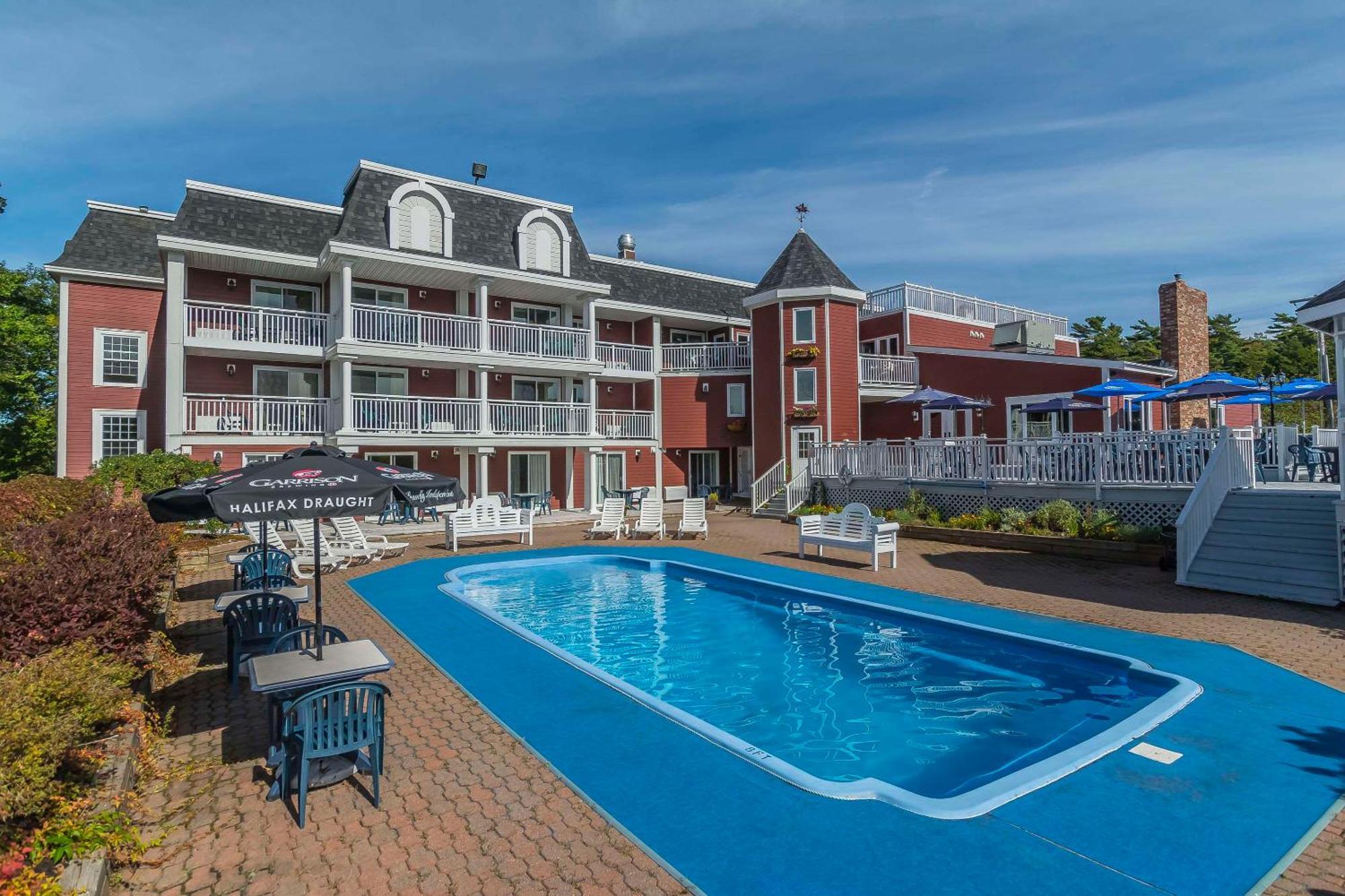 On The 4* Fall River