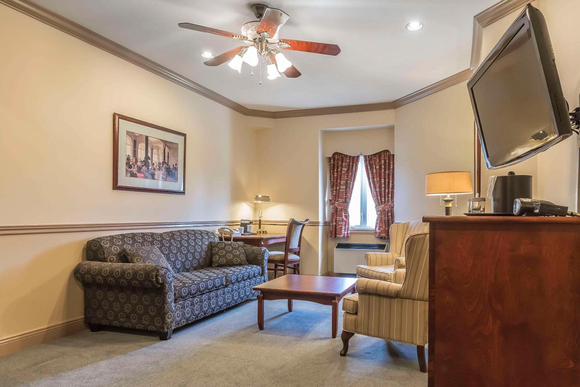 Hotel On The