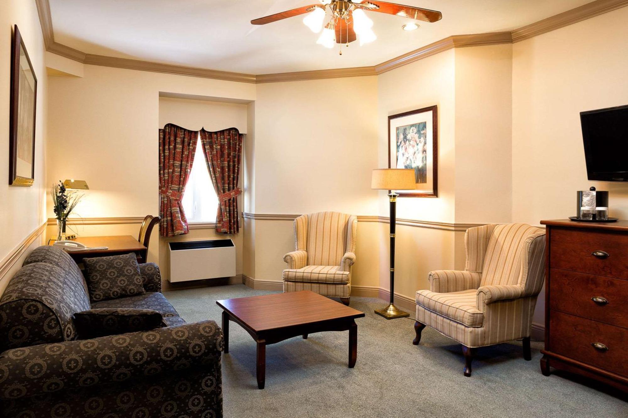 On The Hotel 4*