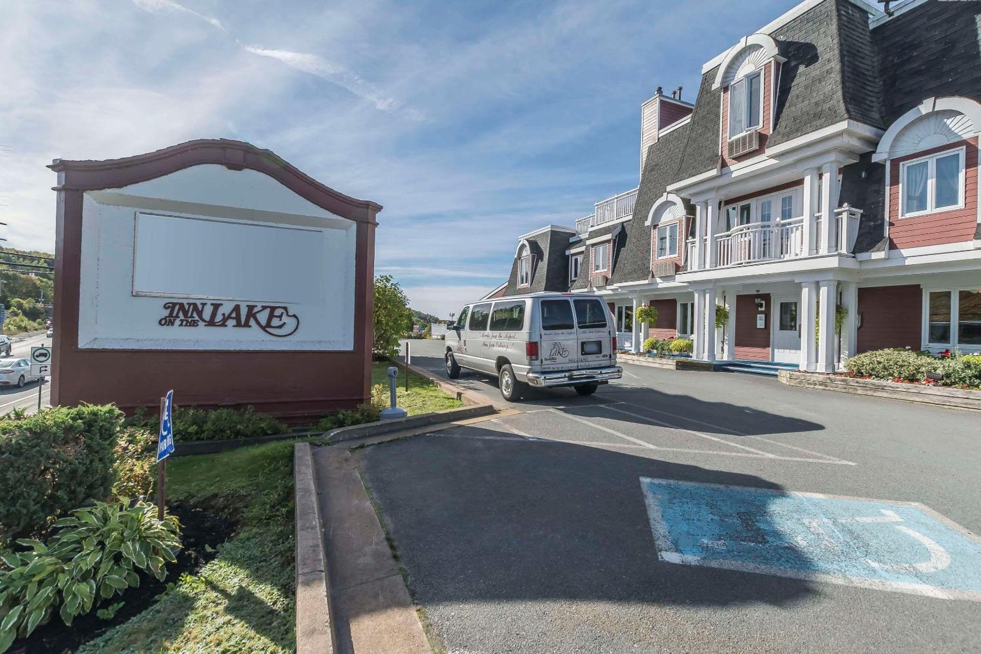Hotel On The Fall River