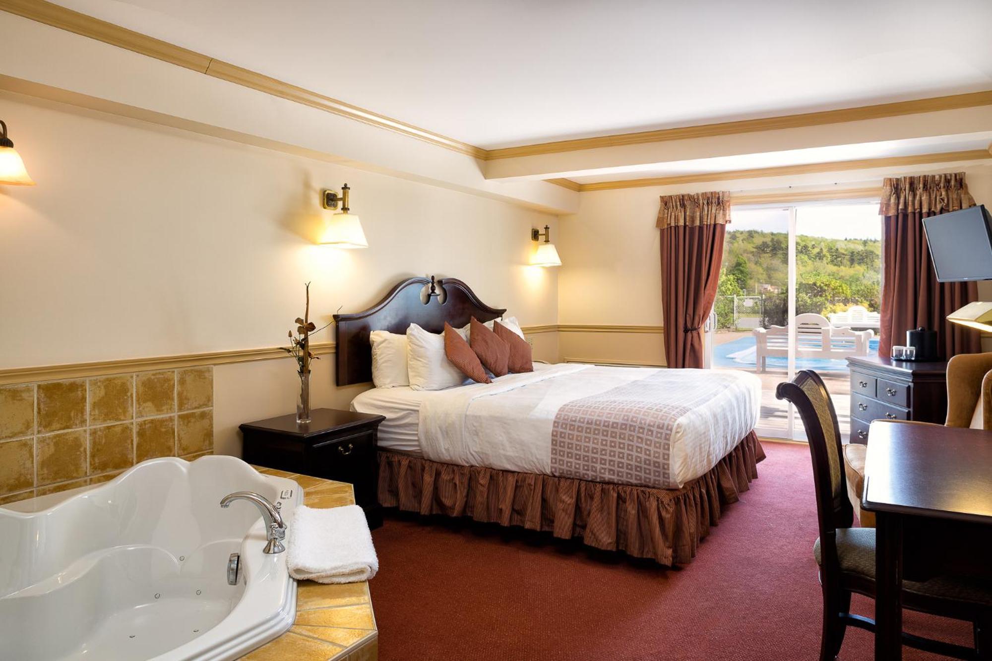 Hotel On The 4*