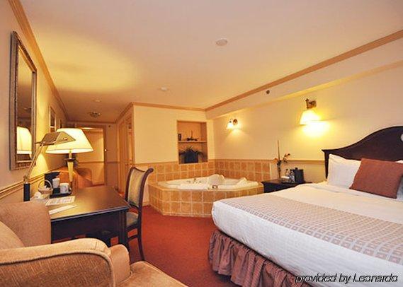 On The 4* Fall River