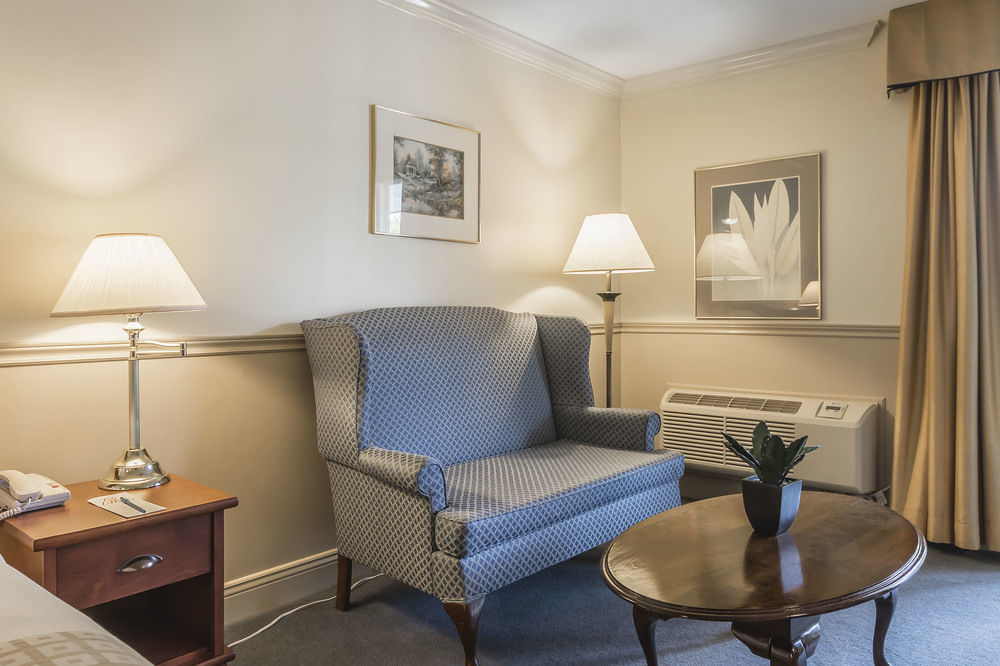 Hotel On The 4*
